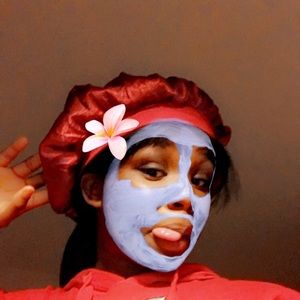 Meet your Posher, Amaina